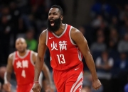 问鼎娱乐-哈登爆冷击败巴塞罗那，出色防守引爆全场！的简单介绍