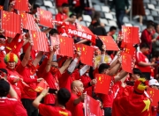 问鼎娱乐-雪域金雕队对阵海滨雷霆队，赛艇联赛惊险晋级，内线统治篮板——争冠格局再洗牌的简单介绍