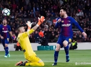 问鼎-包含梅西连续五场比赛得分超过重要助攻，澳大利亚队不断突破！观众掌声雷动的词条